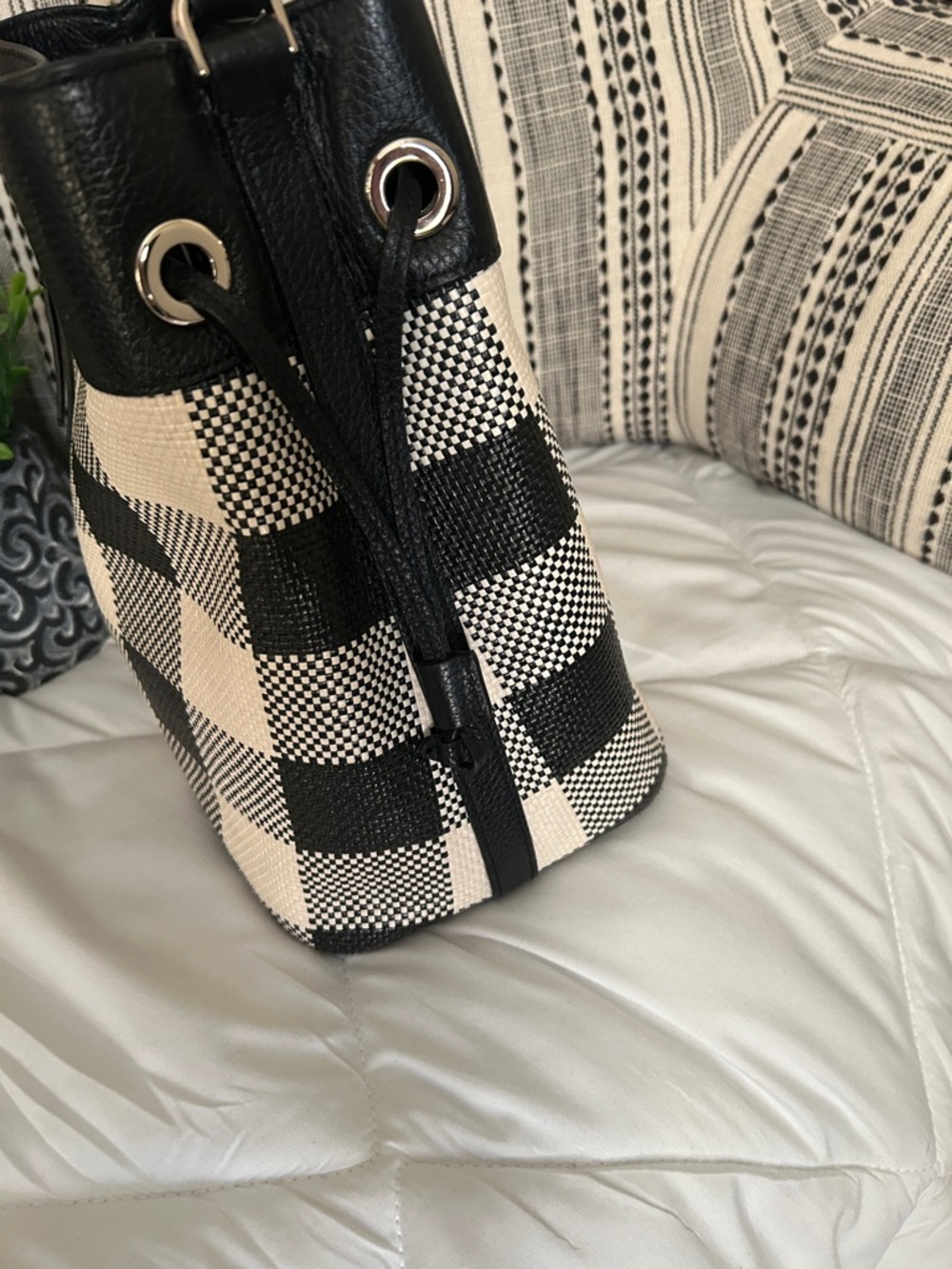 kate spade Marti Black & Cream Check Canvas bucket Bag - Picture 5 of 14